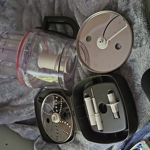 COPY - Kitcenaid Processor bowl and all accessories - Picture 3 of 7